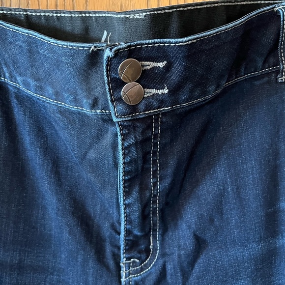 Womens Lane Bryant 26 short jean - Picture 4 of 8